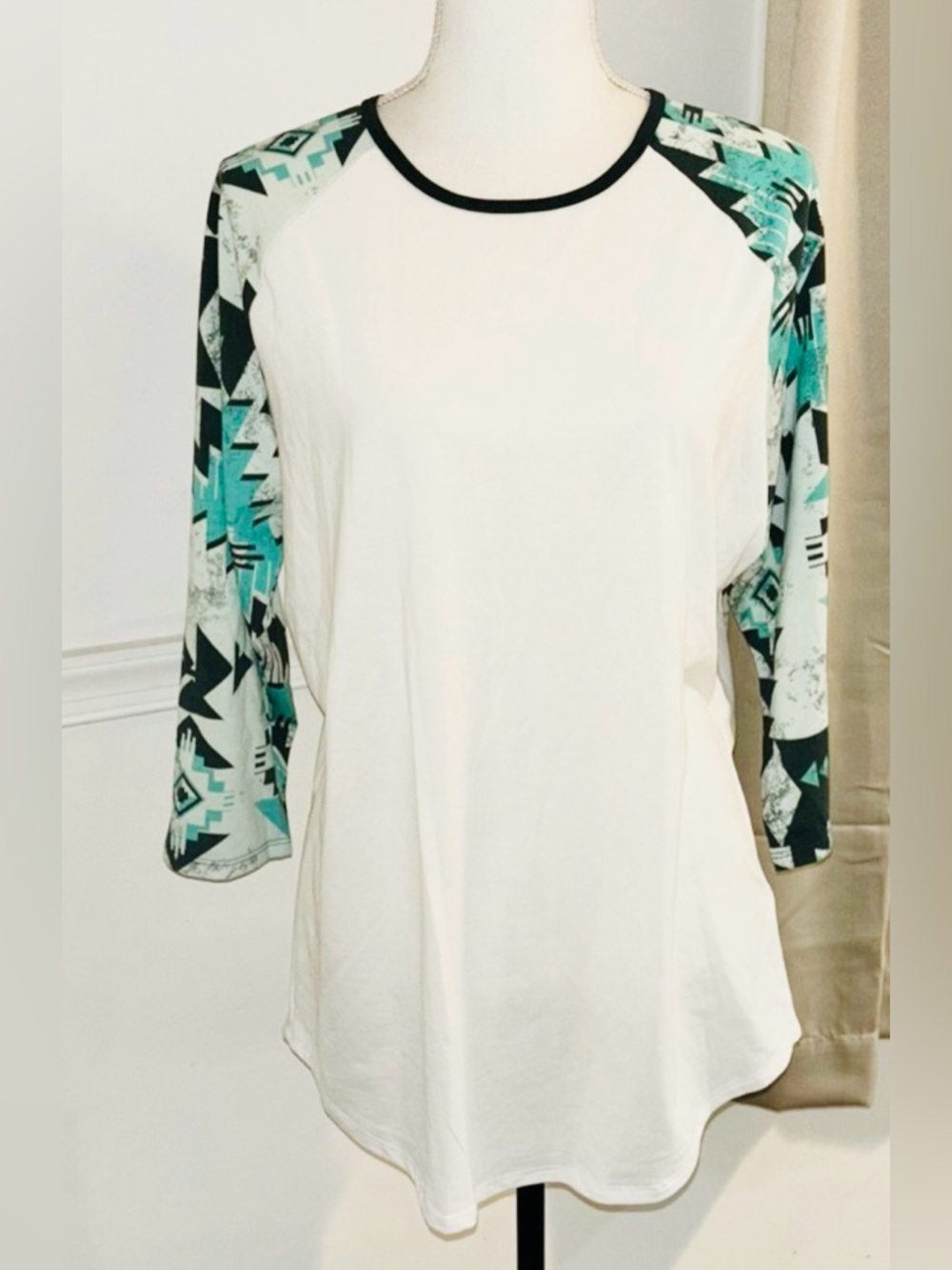 NWT Lularoe Randy Tee, sz L